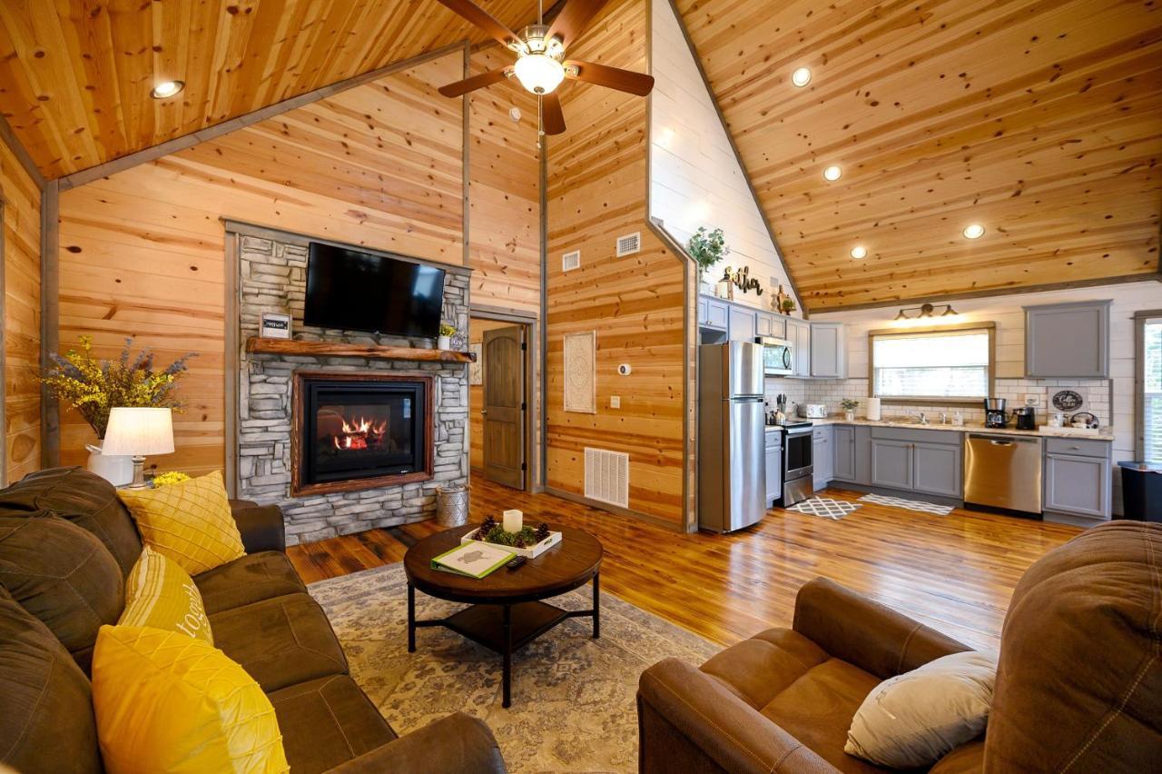 Holiday home Convenient Romantic Hot Tub Bbq 3-night Special! Broken Bow