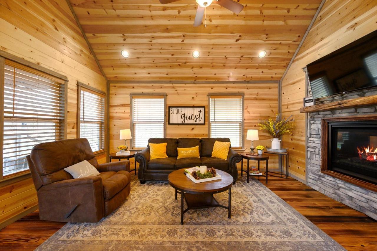 Convenient Romantic Hot Tub Bbq 3-night Special!