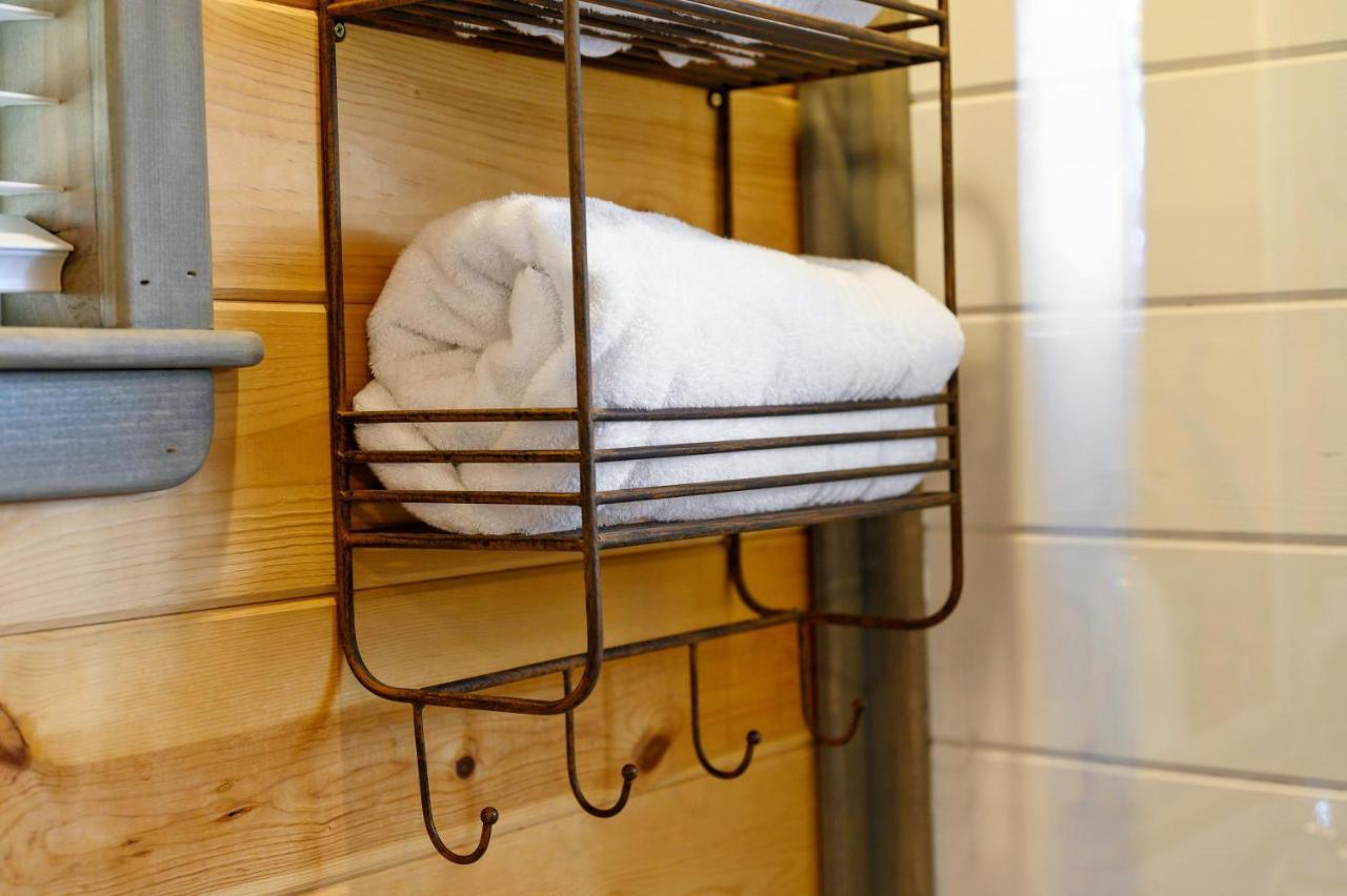 Convenient Romantic Hot Tub Bbq 3-night Special! Broken Bow