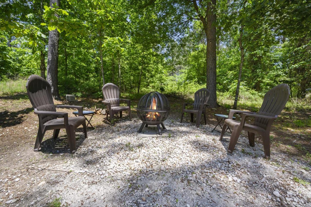 Convenient Romantic Hot Tub Bbq 3-night Special! * Broken Bow