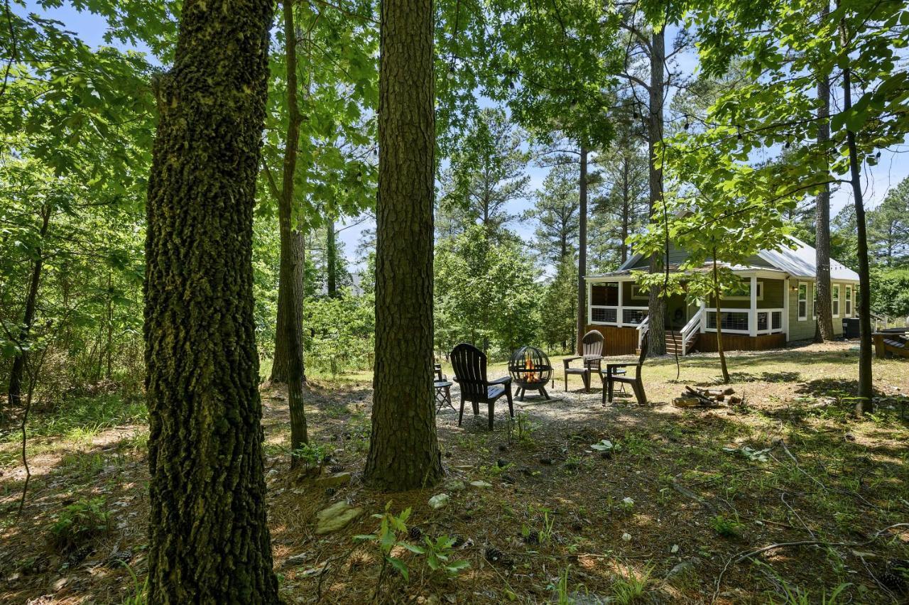 Holiday home Convenient Romantic Hot Tub Bbq 3-night Special!